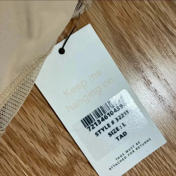 NWT  Lively nude strapless bra - Picture 2 of 4